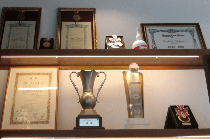 芋生さんは2012年にフランスパリで行われた「モンディアル・デ・ザール・シュクレ」世界大会にて優勝という輝かしい称号を手に入れました